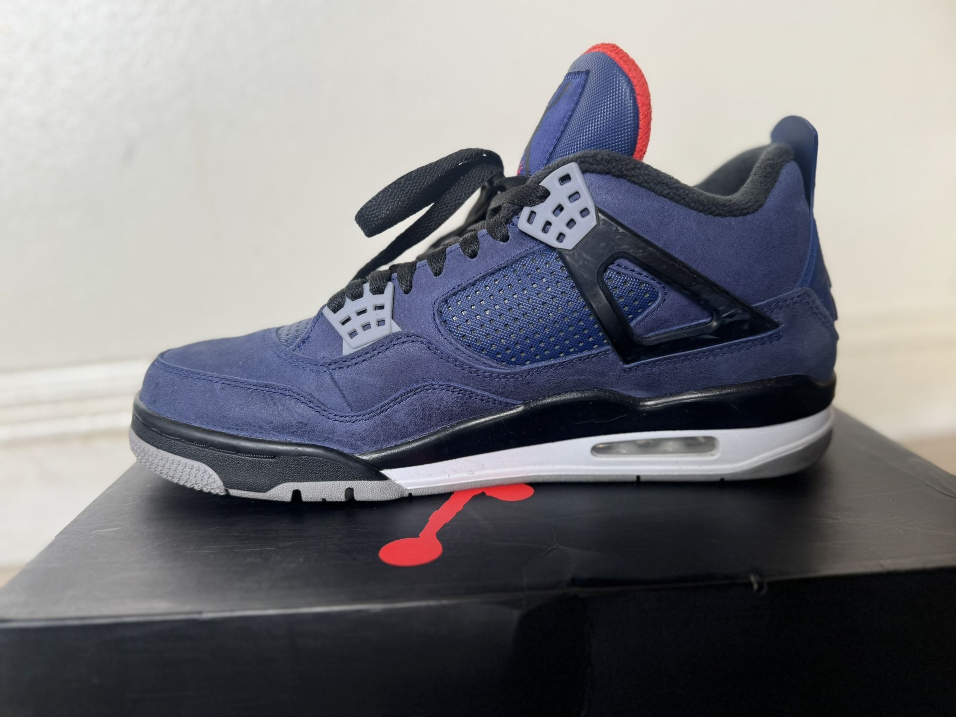 Air Jordan 4 Retro Winter Edition