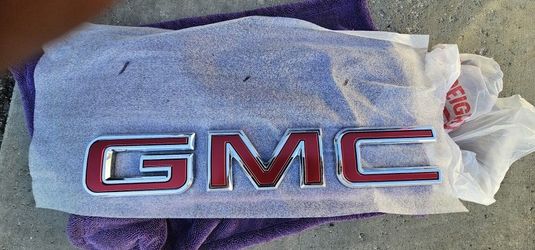 GMC Emblem Badging