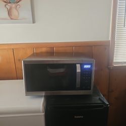 Vissani Mircrowave 1.7 Cubic Feet