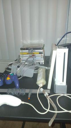 Wii CONSOLE(STILL WORKS) BUNDLE