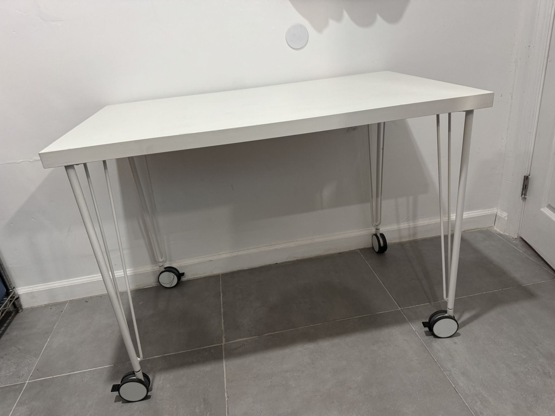 【like new】Ikea Table Desk (LINNMON / KRILLE)