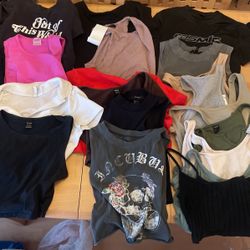 Lot Of 26 Size Small Womens Summer Clothes $40