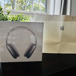 (Silver) AirPod Maxes 