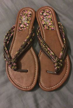 Ladies' Strappy Thong Flip Flops- Size 9, New!