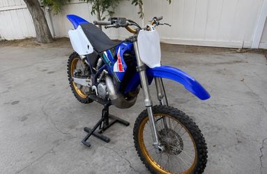 1999 Yamaha YZ250 2-Stroke