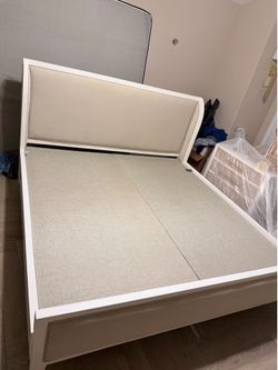 Luxury King Bed, FibreGuard Performance Fabrics & Solid Wood Frame
