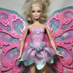 Barbie Flower 'n Flutter Fairy Doll with Butterfly Wings - 2011 Mattel.