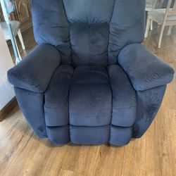 La-Z-Boy Manual Recliner – Navy Blue – Like New