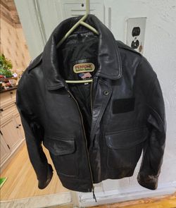 Leather jacket en perfecta condición