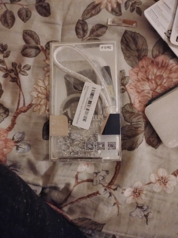 I Phone 15 Pro Sparkling Case