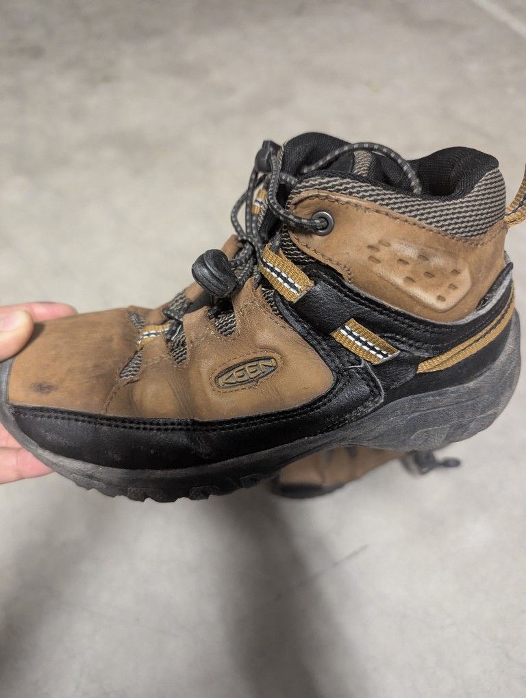 Hiking Shoes Keen Kid Size 1.5