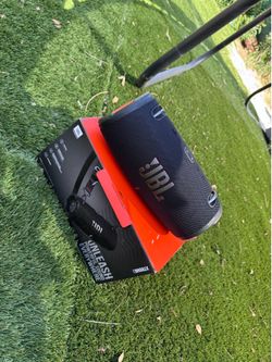 JBL xtreme 3 Bluetooth Speaker