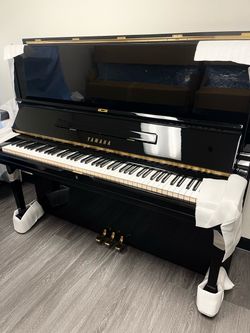 Like new Yamaha U3 Upright Piano Free delivery and tuning