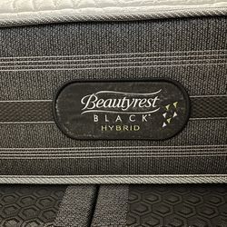 King Size Beautyrest Black Hybrid Mattress, Box Springs, Frame, Use and Travel Cases, Mattress Pad