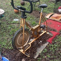 Schwinn DX900 stationary exercise bike. 