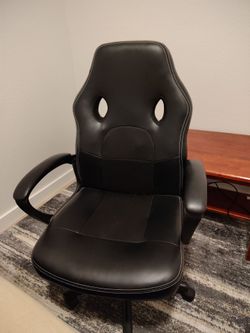 Office desk chair obo  best offer it works real good and very great condition
