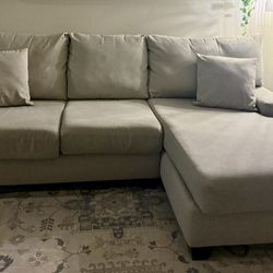 LIVING SPACES 99’ HARPER FOAM SOFA