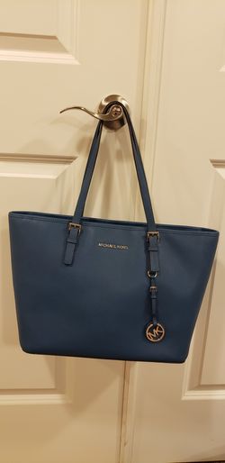 Michael Kors Jet Set Travel Steel Blue Bag