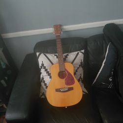 Yamaha guitar
