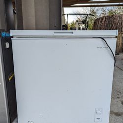 Great Condition 4.9 Cubic Ft chest freezer