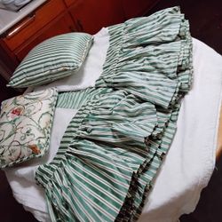 Twin Dust Ruffles And Throw Pillows All For 