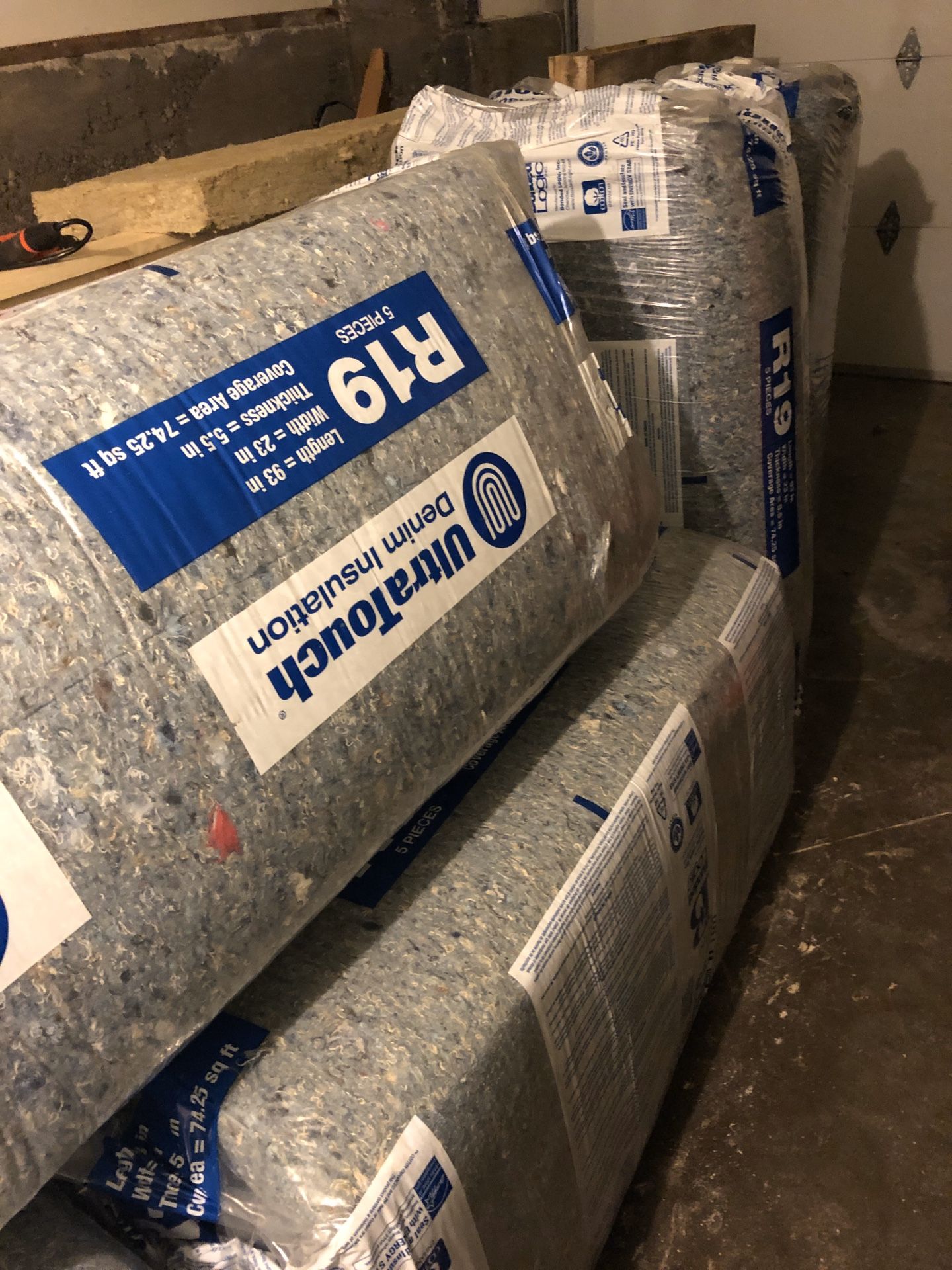 Denim Insulation (5 bags) green and toxin free for Sale in Seattle, WA -  OfferUp