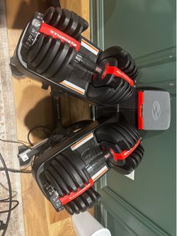 Bow flex adjustable bench and dumbbells