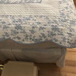 Twin Bed Coverlets With Flowers On White Background High Grade Cotton Washable And Like Nrw