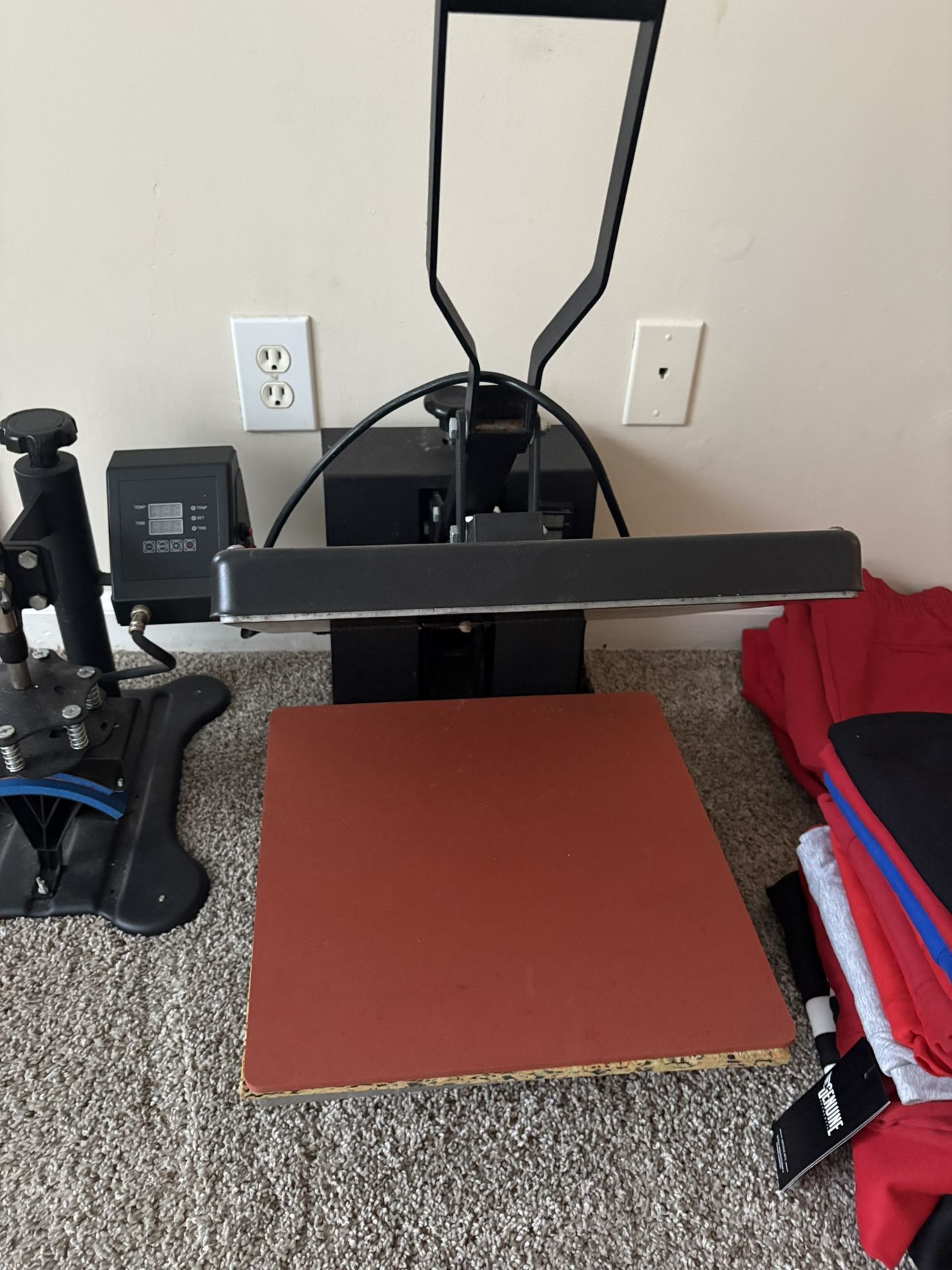Shirt & Hat Heatpress W/ Cricut
