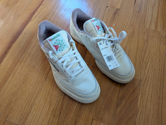 Reebok CLUB C 85 VINTAGE; CHALK/TAUPE/GLEN GREEN Mens 8.5. Brand New w Box