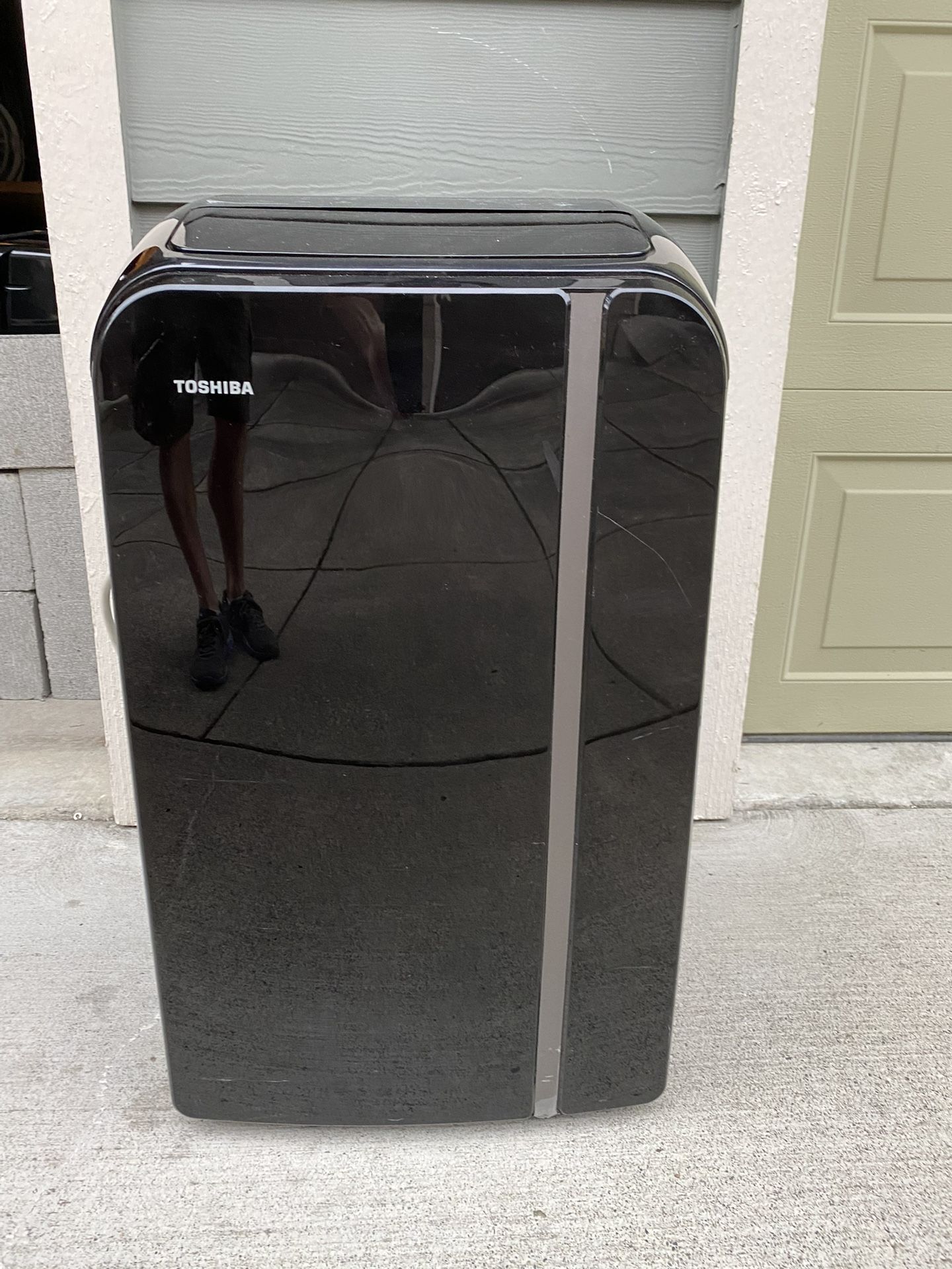 Portable Air Conditioner - WIFI enabled Toshiba 14,000 BTU