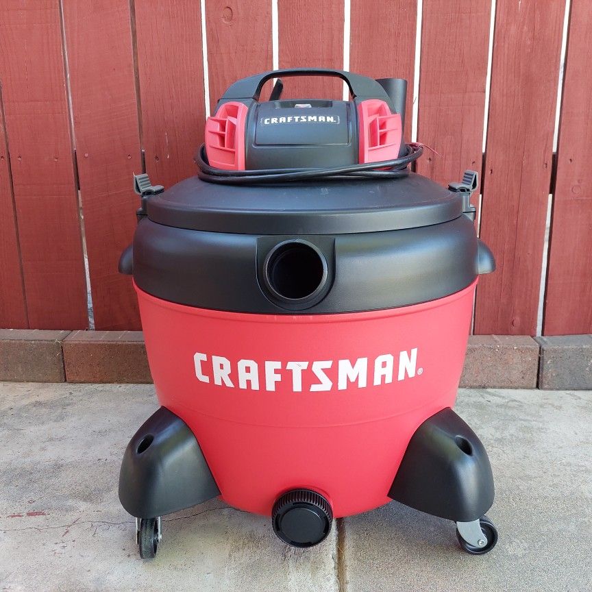 Craftsman 16 Gallon Shop Vacuum With Hose & Attachments