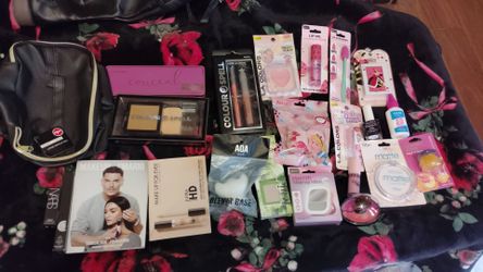Brand New 24pc Makeup