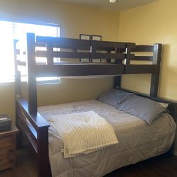 Bunk Beds/ Literas