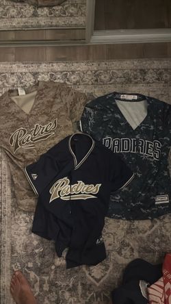 Women’s Medium Padres Jersey Lot
