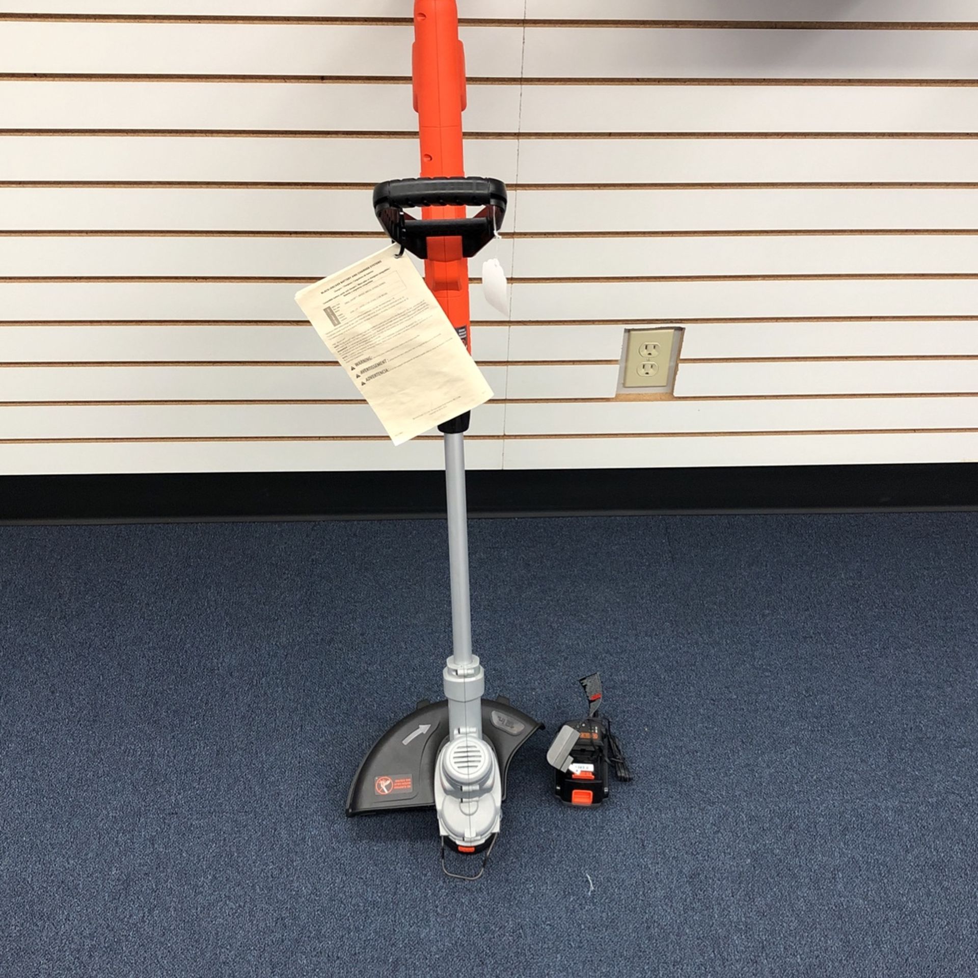 Black Decker LST300 20V MAX Cordless Battery Powered String