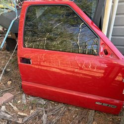 98-05 Chevy s10 Sonoma blazer passenger door $75