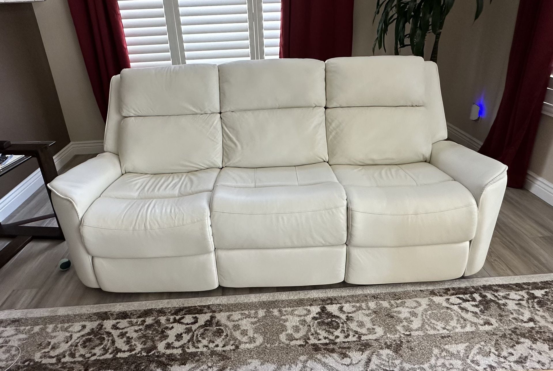 Wrigley Power Motion Sofa