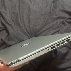 Hp laptop amd ryzen 8gb