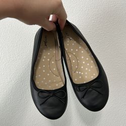 Girl’s Black Ballet Bow Flats Shoes  size 1