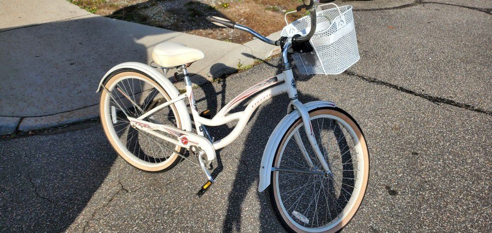 Trek Aluminum women's beach cruiser