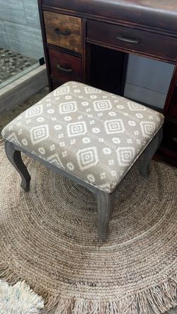 Vanity stool