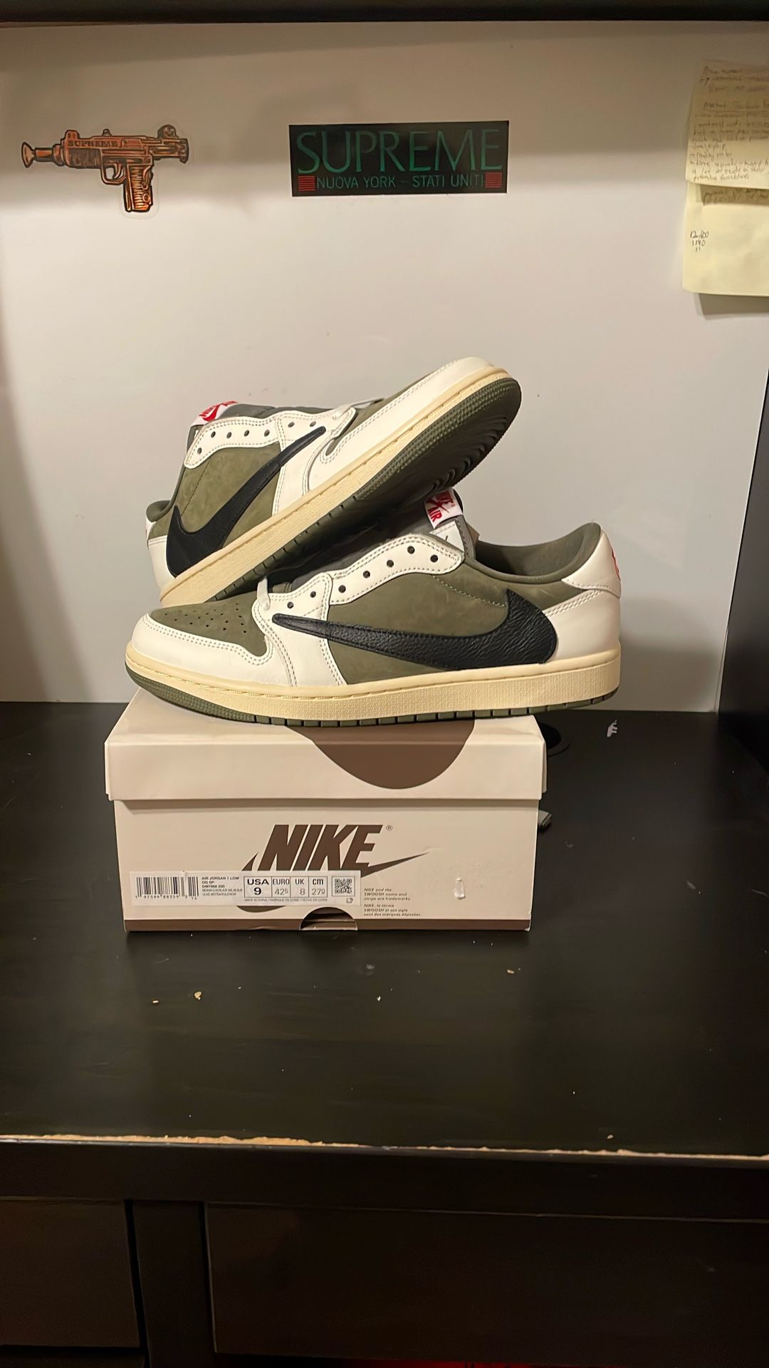 Jordan 1 Travis Scott Olive
