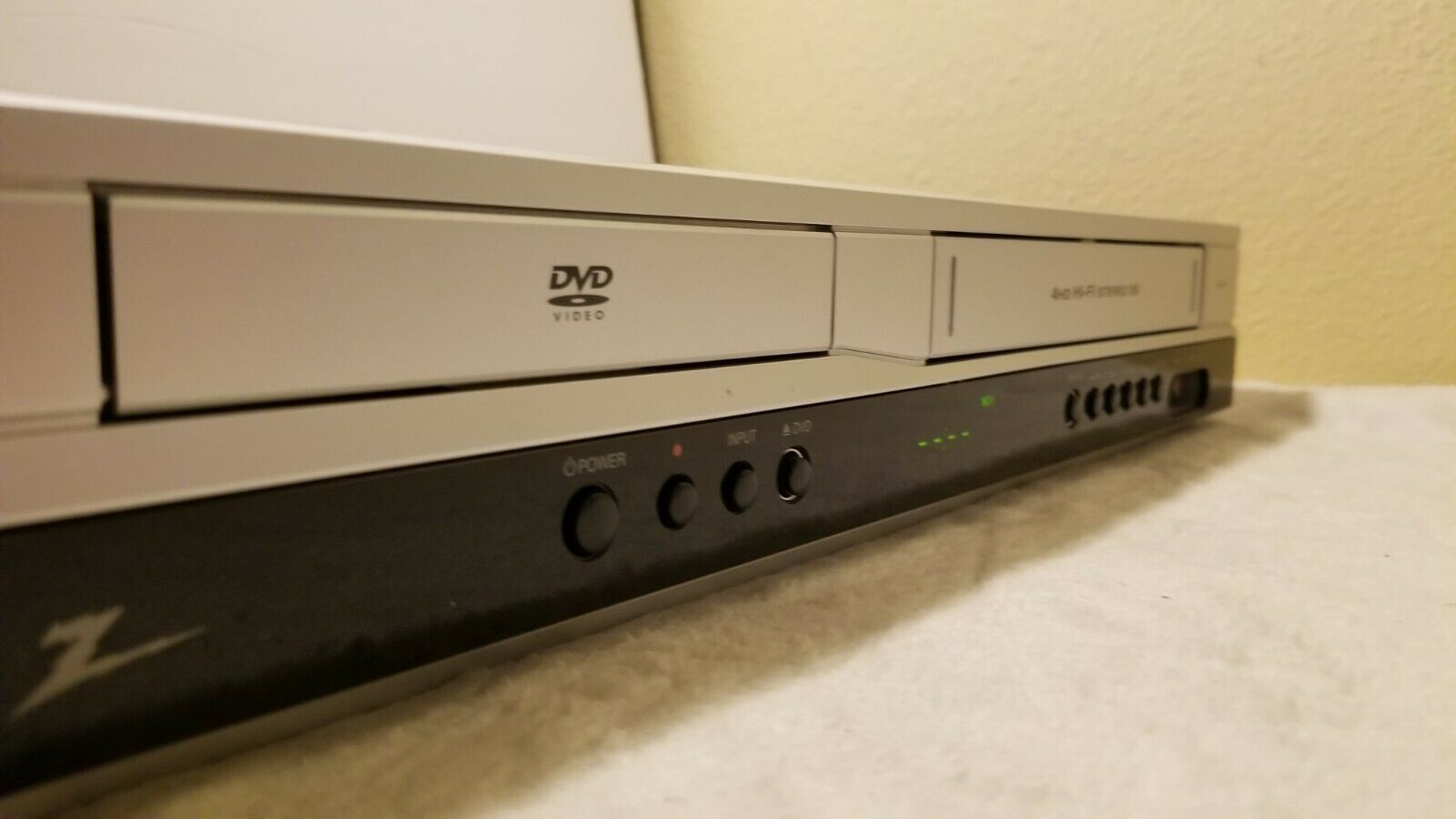 Zenith DVD-VCR Combo 4 Head Hi Fi Stereo VHS Player Recorder, XBV713, NO REMOTE