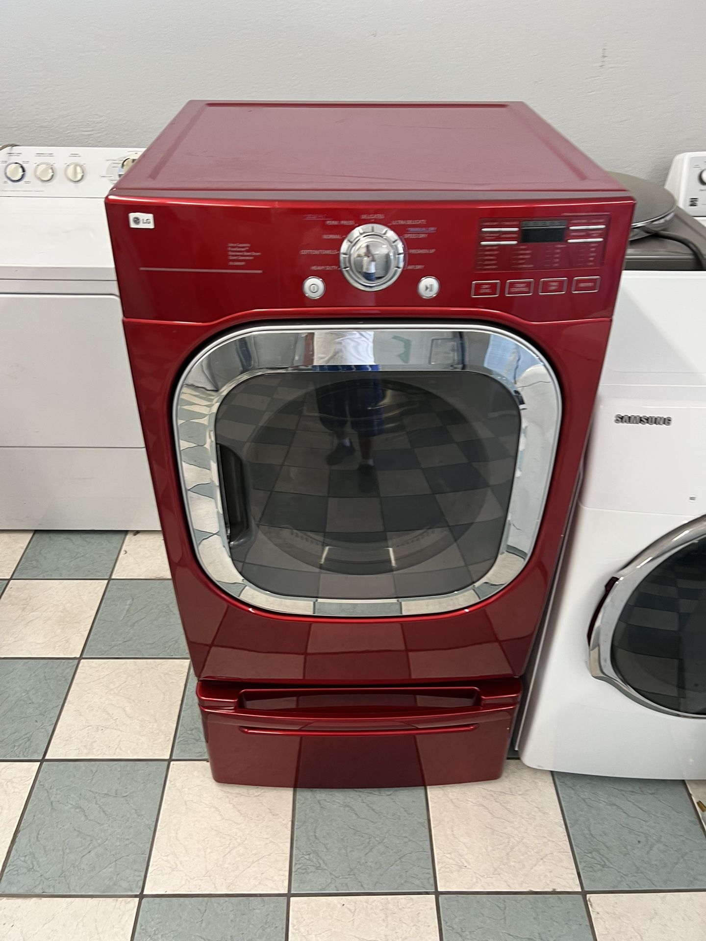 Lg Gas Dryer With Pedestal ( Delivery Available)