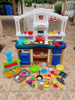 Kids kitchen... included everything toys