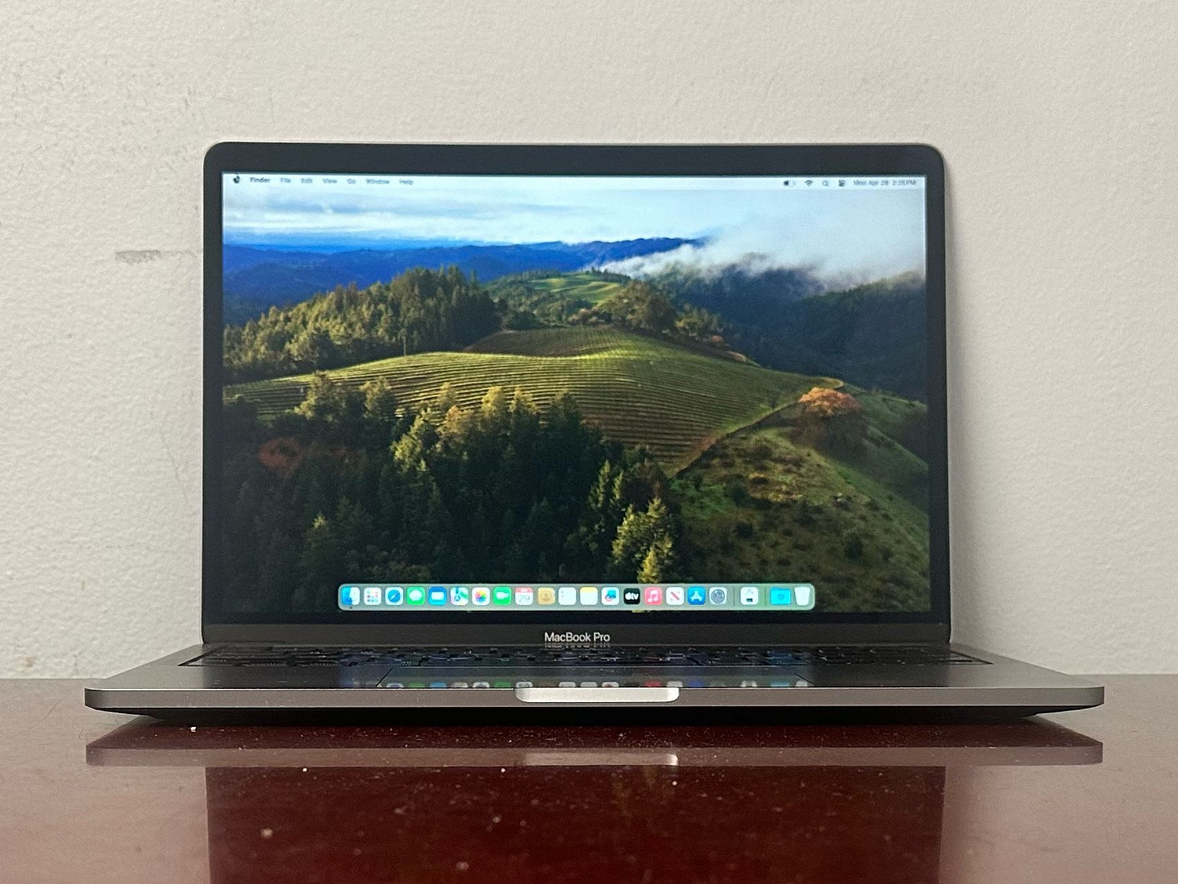 2020 Apple MacBook Pro, 13” 16GB- 1TB Ssd- i7