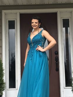 Beautiful dress for sale. Worn once