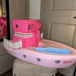 1992 Barbie Dream Boat Playset: The Ultimate Seaside Adventure! Not Complete - Selling as is 