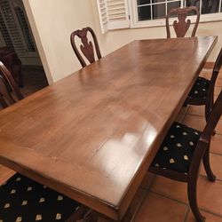 Dineing Table